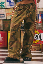 Load image into Gallery viewer, THE CANVAS HEART PANTS - CAMO