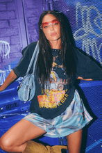 Load image into Gallery viewer, LISTENING BAR TEE - BLACK