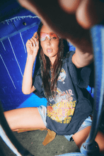 Load image into Gallery viewer, LISTENING BAR TEE - BLACK