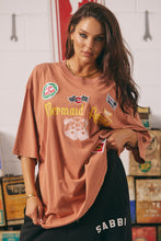 Load image into Gallery viewer, THE RACING BADGES TEE - MOCHA