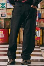 Load image into Gallery viewer, SWEAT PANTS BE KIND - BLACK