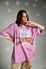 Load image into Gallery viewer, RUN CLUB TEE - PINK
