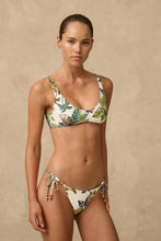 Load image into Gallery viewer, MONTE & LOU CATALINA SCOOP CROP