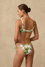 Load image into Gallery viewer, MONTE & LOU CATALINA SCOOP CROP