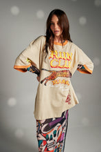 Load image into Gallery viewer, RUN CLUB TEE - BEIGE
