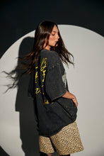 Load image into Gallery viewer, SPARKLE TITEE TEE - BLACK
