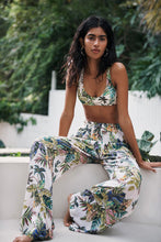 Load image into Gallery viewer, MONTE &amp; LOU CATALINA SCOOP CROP
