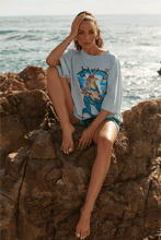 Load image into Gallery viewer, THE RESTING BEACH FACE TEE - SKY
