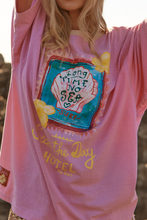 Load image into Gallery viewer, THE SEAS THE DAY HOTEL TEE - MUSK PINK
