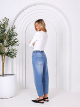 Load image into Gallery viewer, MONACO LEO BARREL JEANS - LIGHT BLUE
