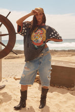 Load image into Gallery viewer, THE VINTAGE DREAM BIG BRENDA TEE - BLACK
