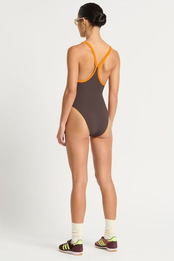BOND-EYE / PIP EDWARDS KINSLEY 1 pce Marigold/Espresso reversible